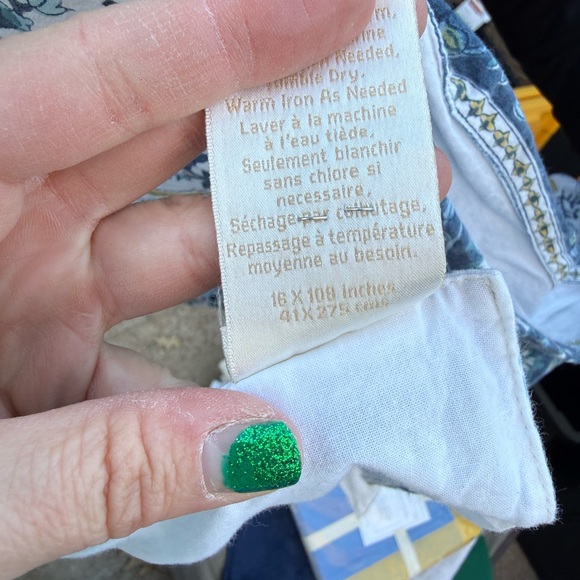 Williams & Sonoma 16 x 108” Table Runner - Picture 2 of 2